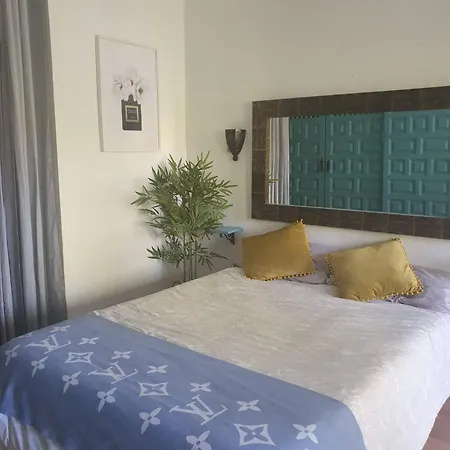 Апартаменти Cozy Boho With Stunning Sea Views *