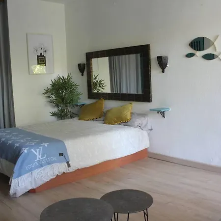 Cozy Boho With Stunning Sea Views *