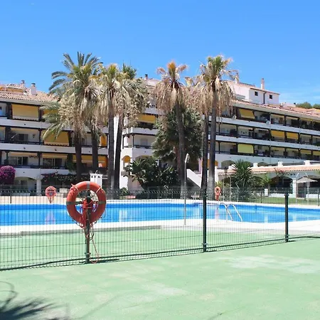 Cozy Boho With Stunning Sea Views Μαρμπέλλα